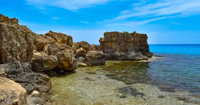Où trouver les plus belles plages sauvages, du Var aux Alpes-Maritimes
